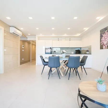 Apartament Luminosa *